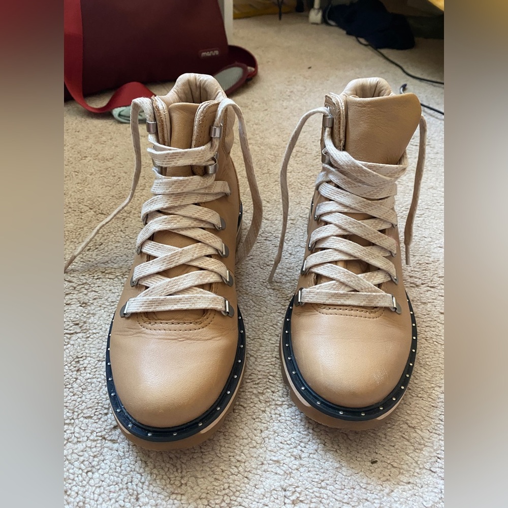 Sorell boots, 8